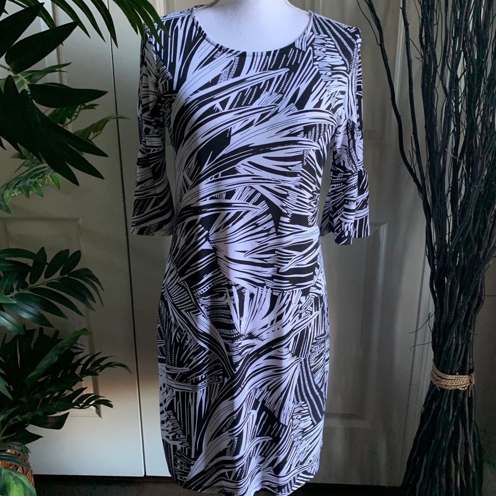 Black and white pattern dress